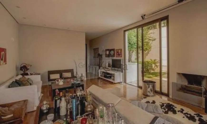 Foto 1 de Casa de Condomínio com 4 Quartos à venda, 454m² em Jardim Panorama, São Paulo