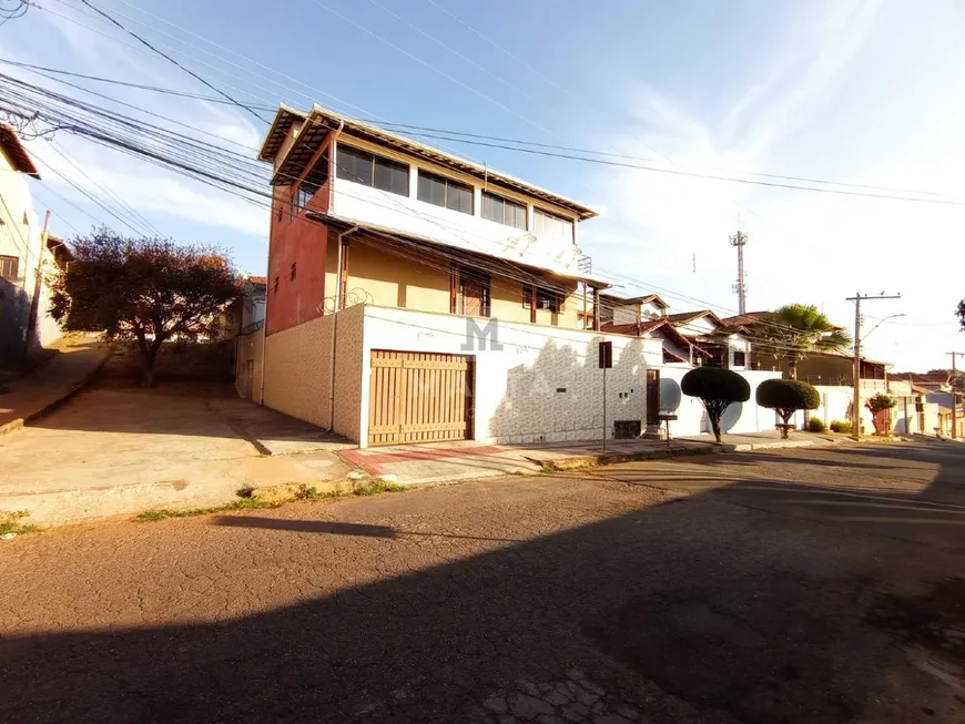 Foto 1 de Imóvel Comercial com 4 Quartos para alugar, 300m² em Pongelupe, Belo Horizonte