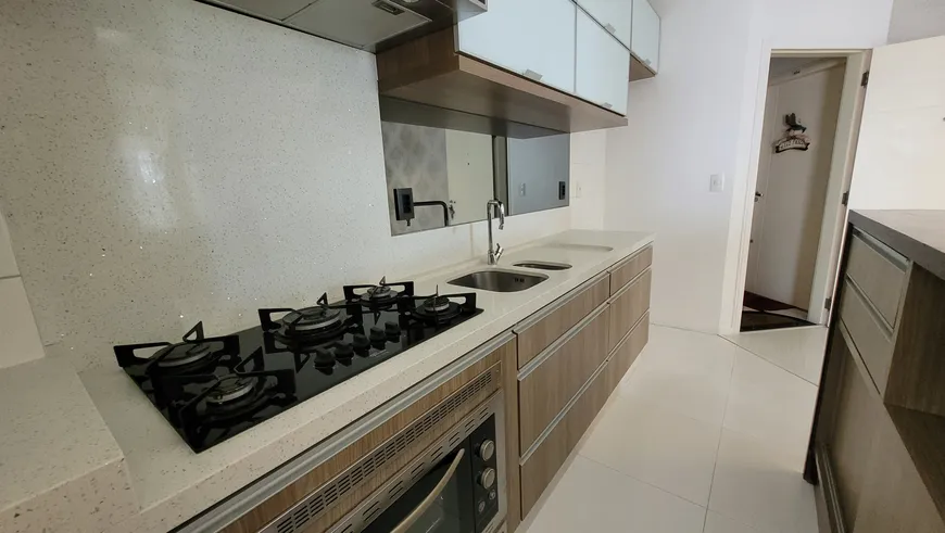 Foto 1 de Apartamento com 2 Quartos à venda, 72m² em Barreiros, São José