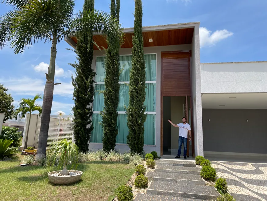Foto 1 de Casa de Condomínio com 3 Quartos para alugar, 300m² em Fazenda Vau das Pombas, Goiânia