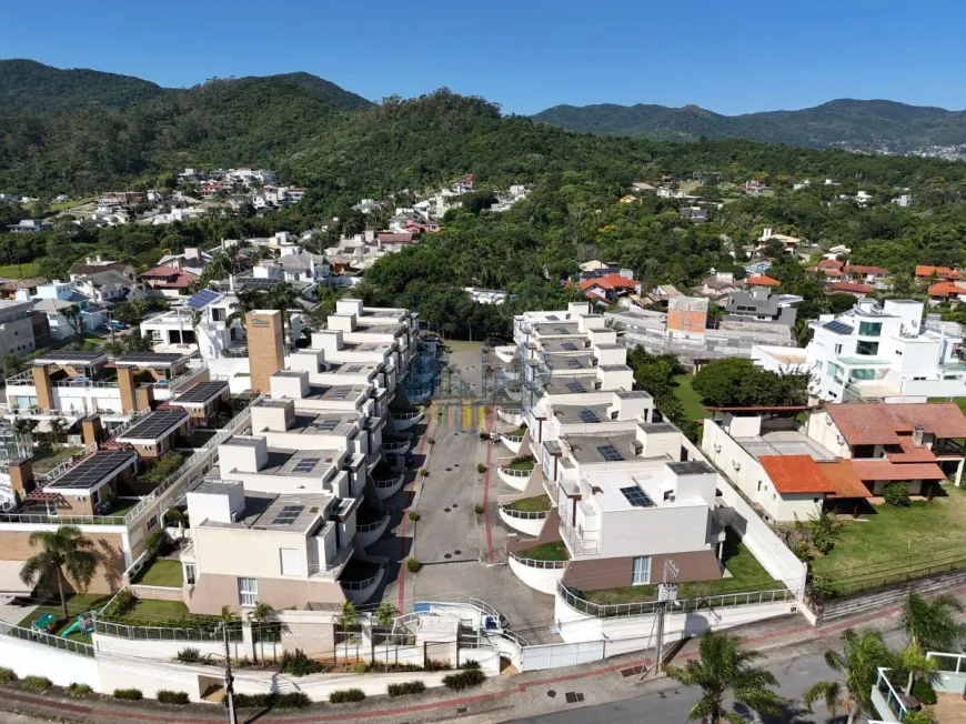 Foto 1 de Casa de Condomínio com 4 Quartos à venda, 263m² em Cacupé, Florianópolis