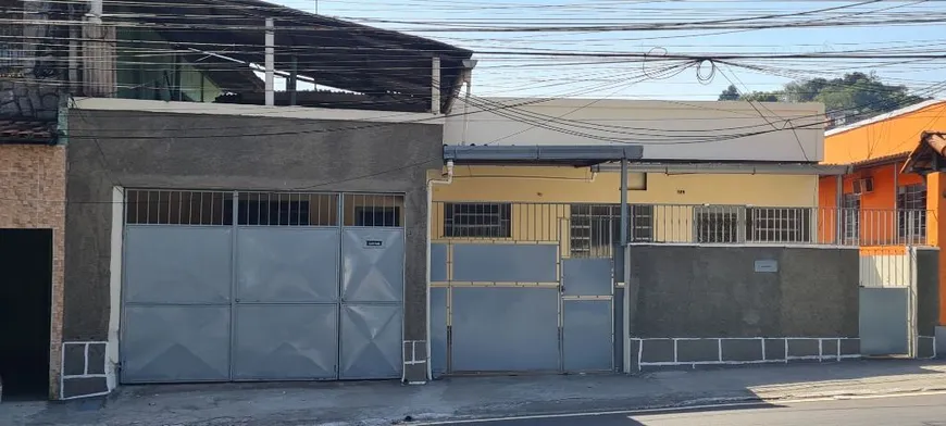 Foto 1 de Casa com 7 Quartos à venda, 400m² em Raul Veiga, São Gonçalo