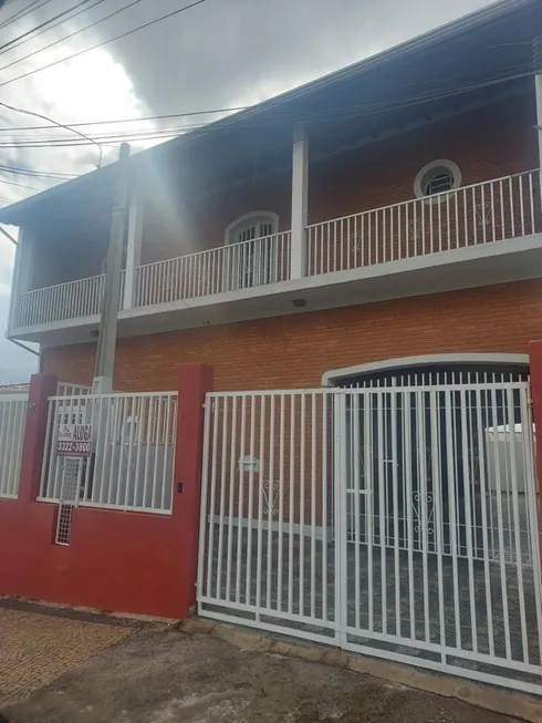 Foto 1 de Sobrado com 3 Quartos à venda, 320m² em Vila Lemos, Campinas