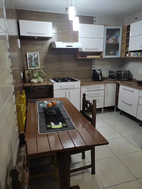 Foto 1 de Casa com 3 Quartos para alugar, 100m² em Centro, Macaé