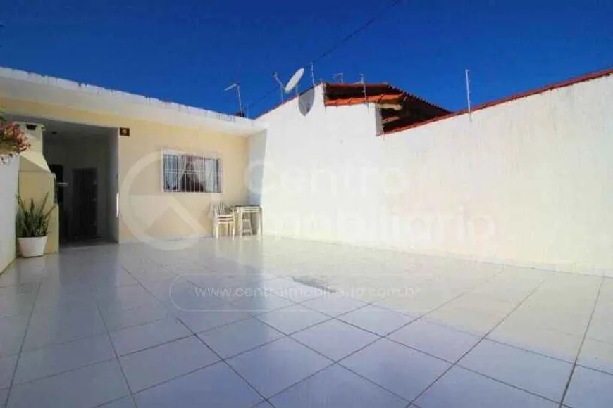 Foto 1 de Casa com 2 Quartos à venda, 150m² em Stella Maris, Peruíbe