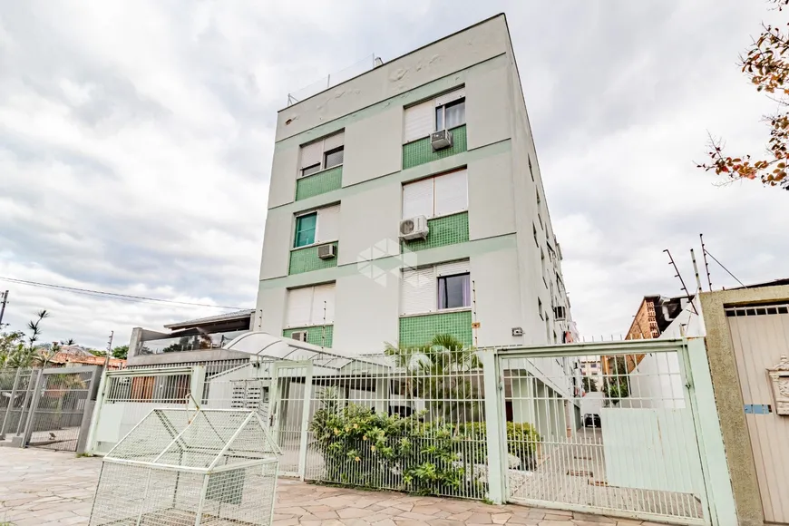 Foto 1 de Apartamento com 2 Quartos à venda, 65m² em Teresópolis, Porto Alegre