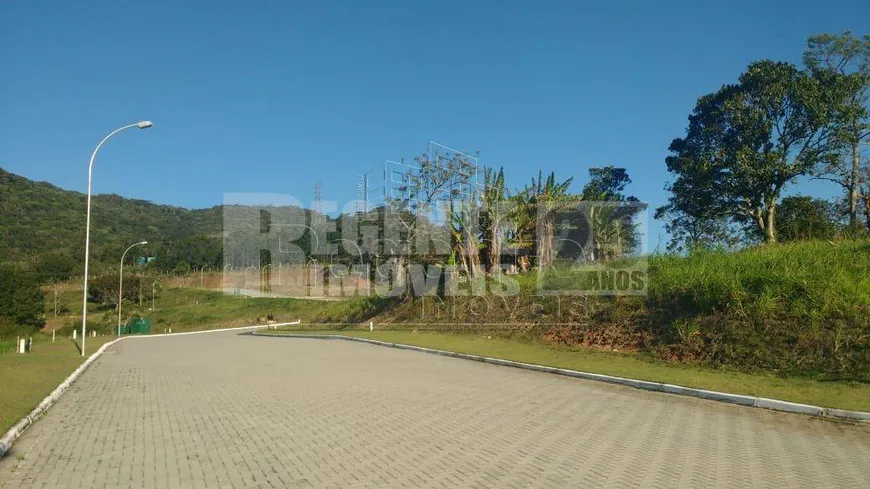 Foto 1 de Lote/Terreno à venda, 639m² em Itacorubi, Florianópolis