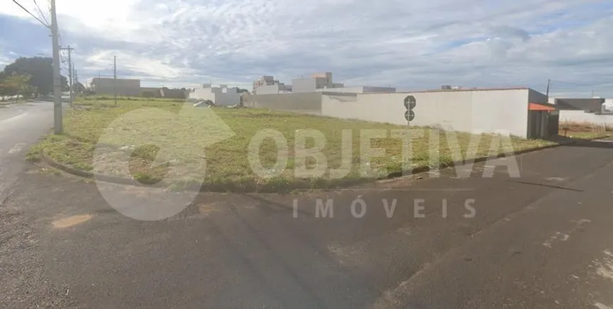 Foto 1 de Lote/Terreno à venda, 377m² em Laranjeiras, Uberlândia