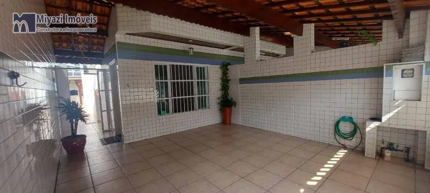 Foto 1 de Sobrado com 3 Quartos à venda, 130m² em Vila Guilhermina, Praia Grande