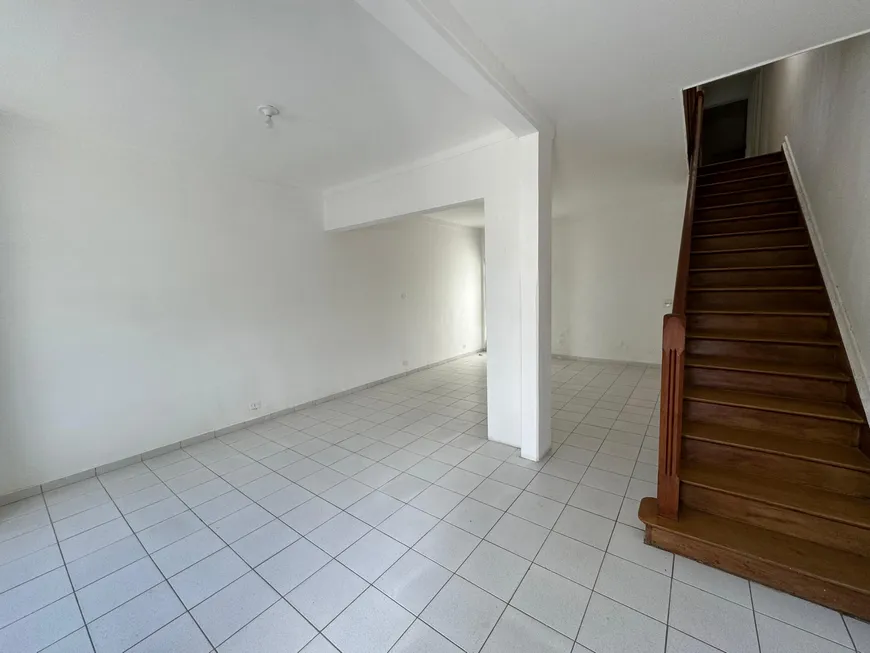Foto 1 de Sobrado com 3 Quartos para alugar, 150m² em Vila Clementino, São Paulo