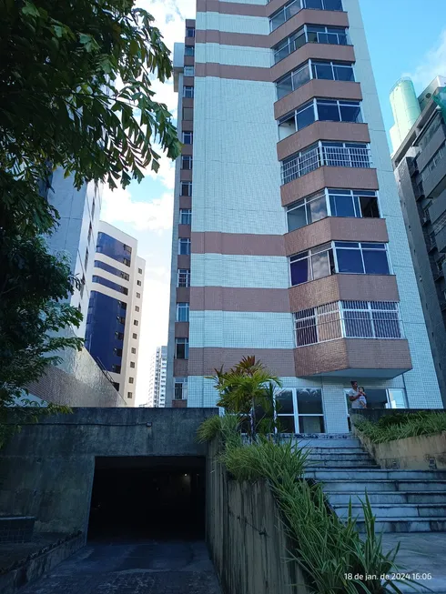 Foto 1 de Apartamento com 4 Quartos para alugar, 132m² em Espinheiro, Recife