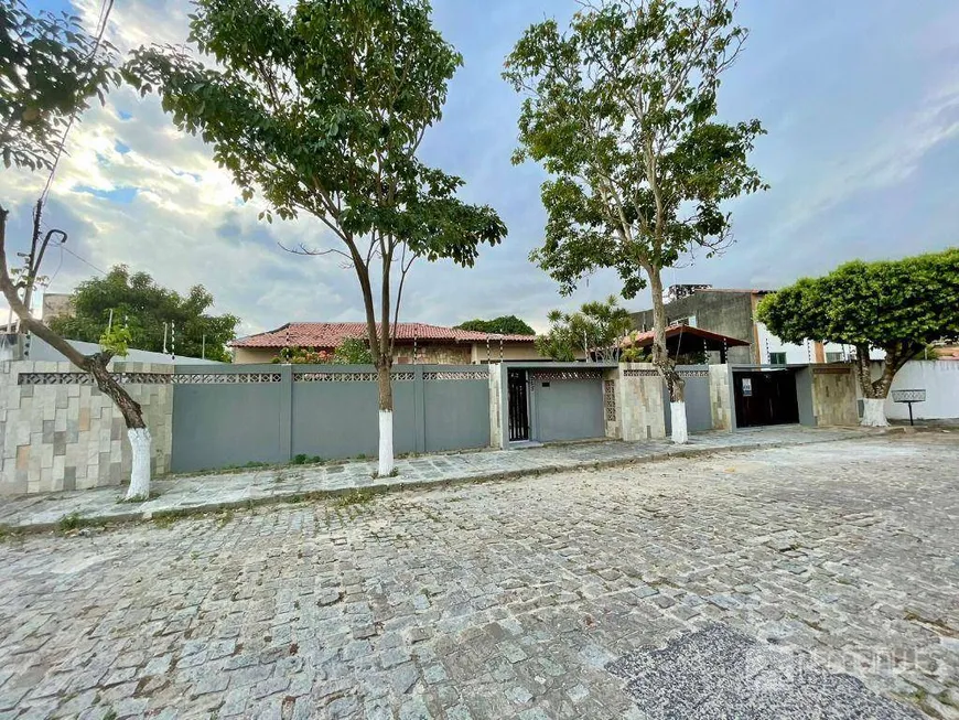 Foto 1 de Casa com 4 Quartos à venda, 300m² em Bodocongo, Campina Grande