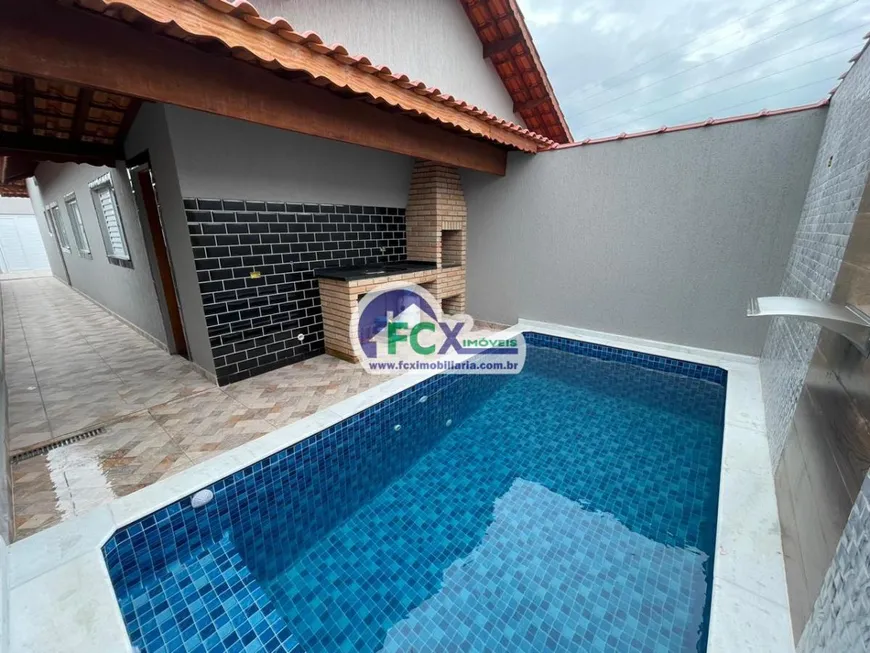 Foto 1 de Casa com 2 Quartos à venda, 63m² em Vila Loty, Itanhaém