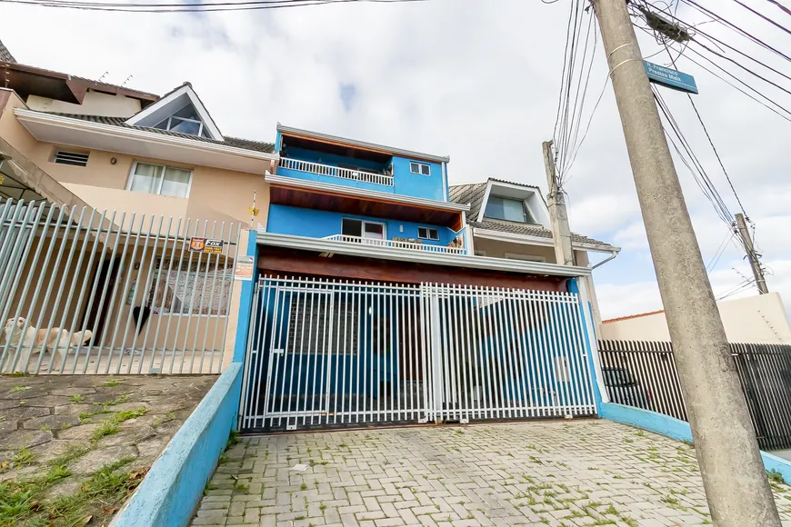 Foto 1 de Sobrado com 3 Quartos à venda, 129m² em Boa Vista, Curitiba