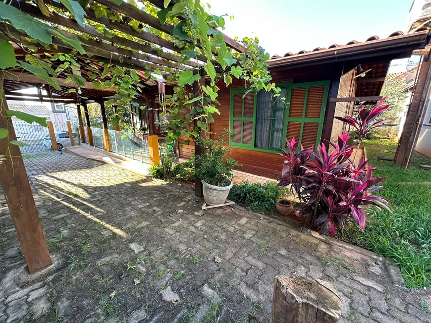 Foto 1 de Casa com 3 Quartos à venda, 150m² em Solar Dos Lagos, São Lourenço