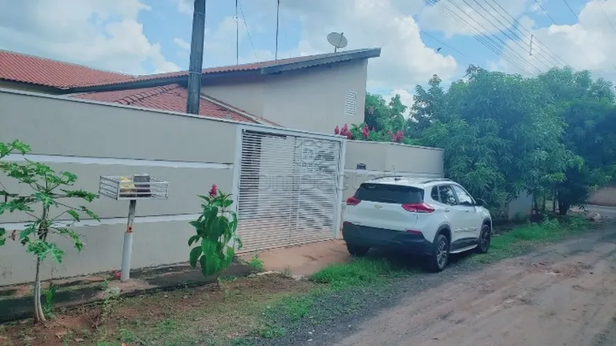 Foto 1 de Fazenda/Sítio com 2 Quartos à venda, 250m² em , Guapiaçu