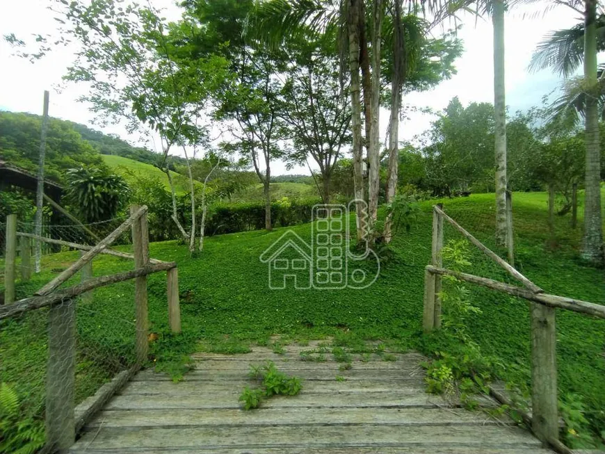 Foto 1 de Fazenda/Sítio com 3 Quartos à venda, 301m² em , Santa Maria Madalena