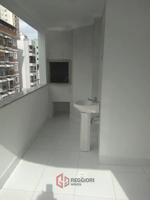 Foto 1 de Apartamento com 3 Quartos à venda, 135m² em Centro, Balneário Camboriú