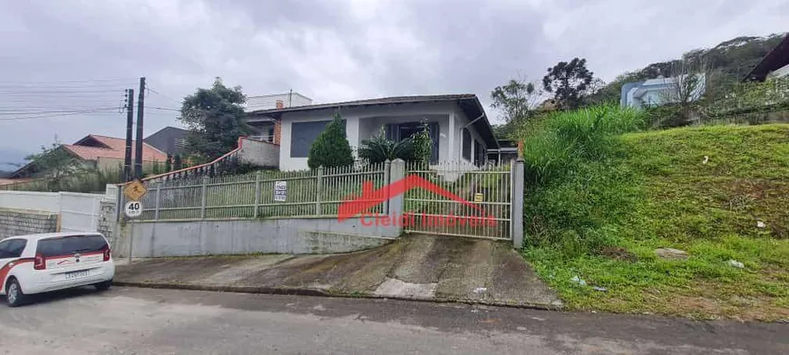 Foto 1 de Casa com 3 Quartos à venda, 200m² em Bom Retiro, Joinville