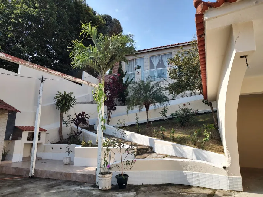 Foto 1 de Casa com 3 Quartos à venda, 370m² em Sepetiba, Rio de Janeiro