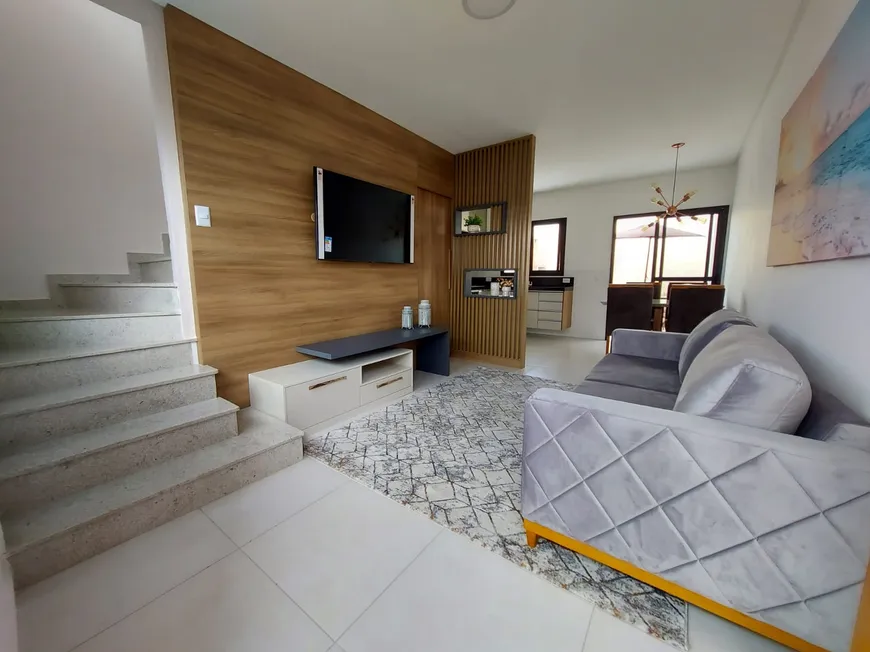 Foto 1 de Casa de Condomínio com 2 Quartos à venda, 74m² em Vera Cruz, Mongaguá