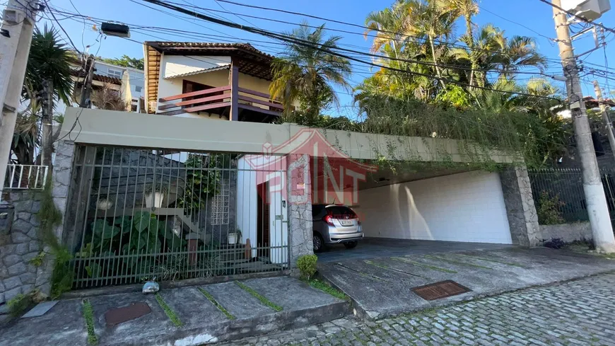 Foto 1 de Casa de Condomínio com 3 Quartos à venda, 248m² em São Francisco, Niterói