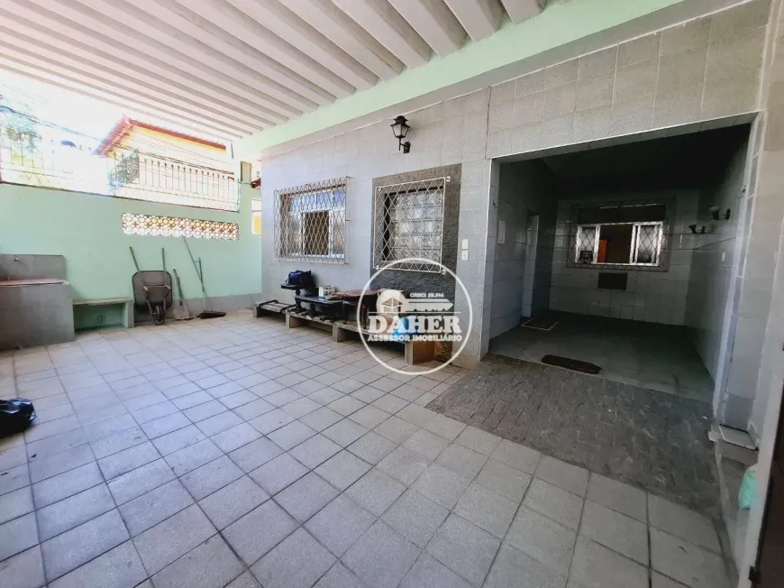 Foto 1 de Casa com 4 Quartos para alugar, 300m² em Penha, Rio de Janeiro