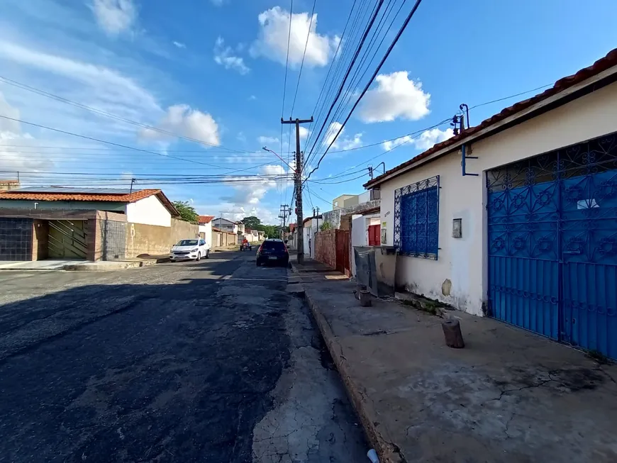 Foto 1 de Casa com 3 Quartos para alugar, 200m² em Centro, Teresina