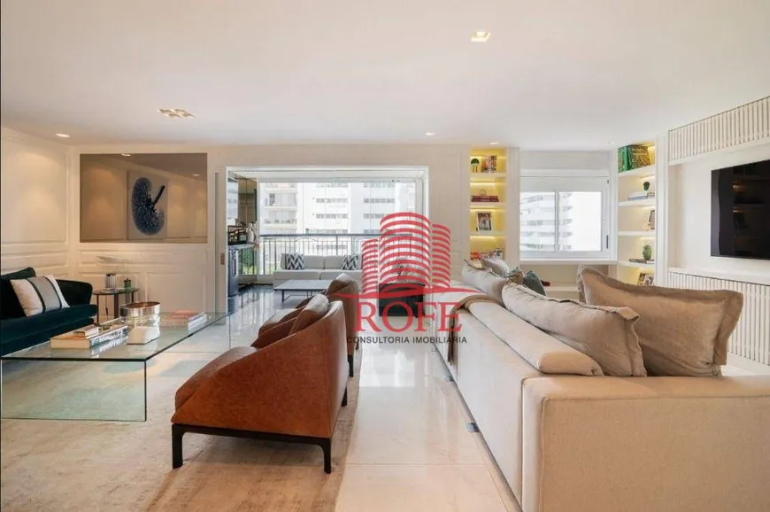 Foto 1 de Apartamento com 3 Quartos à venda, 165m² em Moema, São Paulo