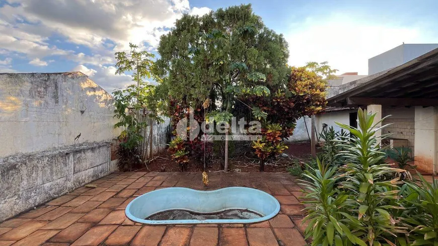 Foto 1 de Casa com 3 Quartos à venda, 200m² em Jardim Brasília, Uberlândia