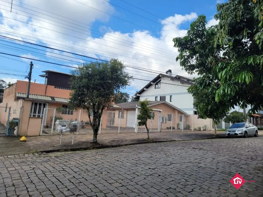 Foto 1 de Sobrado com 2 Quartos à venda, 80m² em Nossa Senhora da Saúde, Caxias do Sul