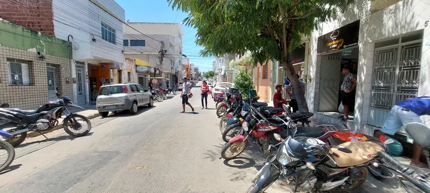 Foto 1 de Casa com 3 Quartos à venda, 84m² em Centro, Afogados da Ingazeira