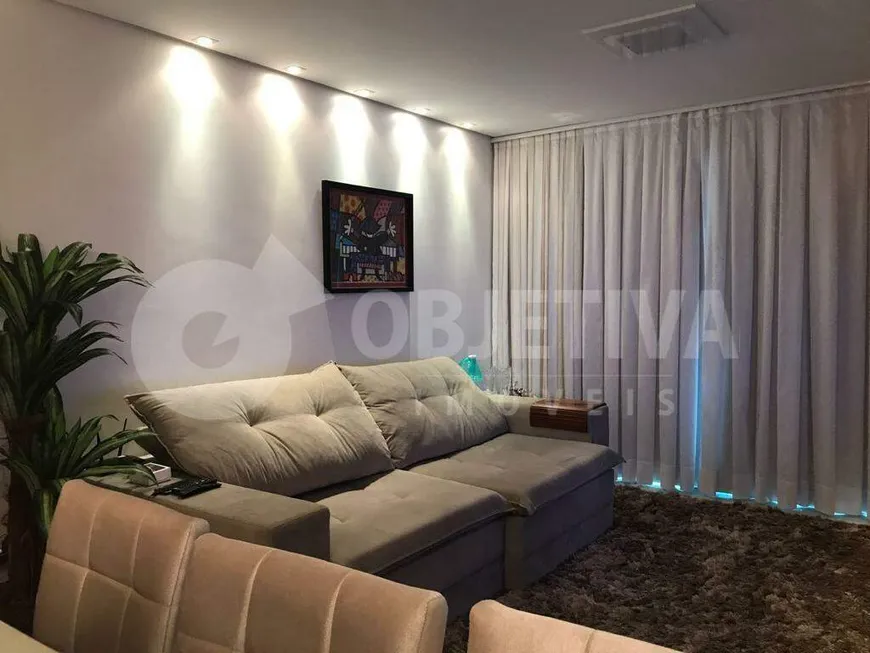 Foto 1 de Apartamento com 3 Quartos à venda, 92m² em Jardim Finotti, Uberlândia