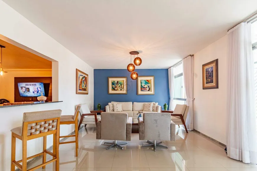 Foto 1 de Casa com 4 Quartos à venda, 368m² em Taguatinga Norte, Brasília
