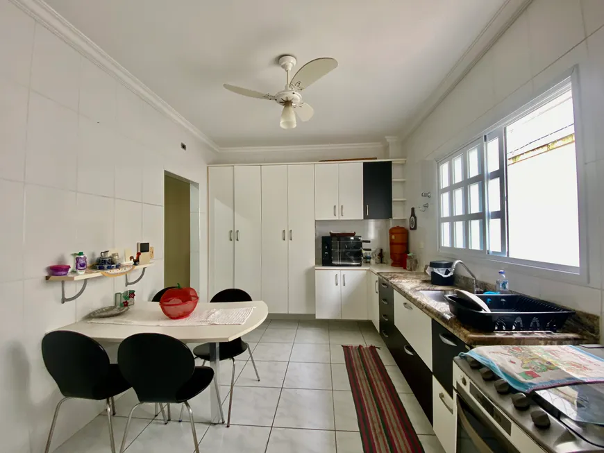 Foto 1 de Casa com 3 Quartos para venda ou aluguel, 108m² em Marapé, Santos