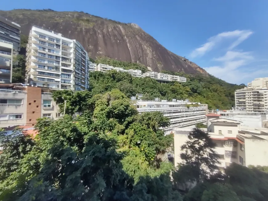 Foto 1 de Apartamento com 2 Quartos à venda, 75m² em Lagoa, Rio de Janeiro