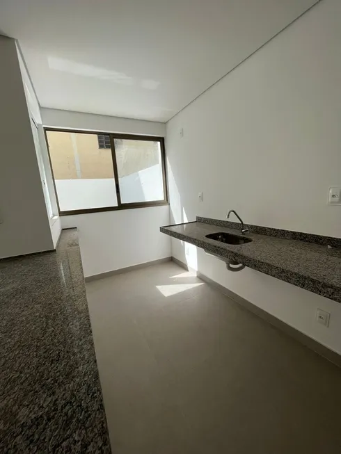 Foto 1 de Apartamento com 2 Quartos à venda, 60m² em Sagrada Família, Belo Horizonte