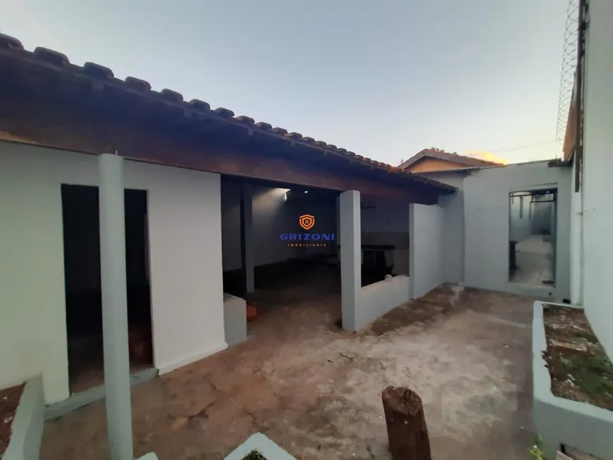 Foto 1 de Casa com 2 Quartos à venda, 180m² em Vila Martha, Bauru