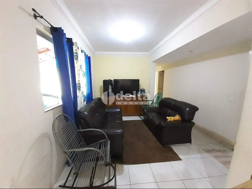 Foto 1 de Apartamento com 3 Quartos à venda, 76m² em Umuarama, Uberlândia