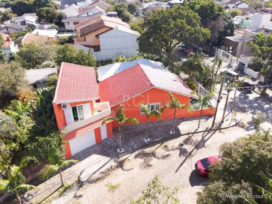 Foto 1 de Casa com 3 Quartos à venda, 196m² em Teresópolis, Porto Alegre