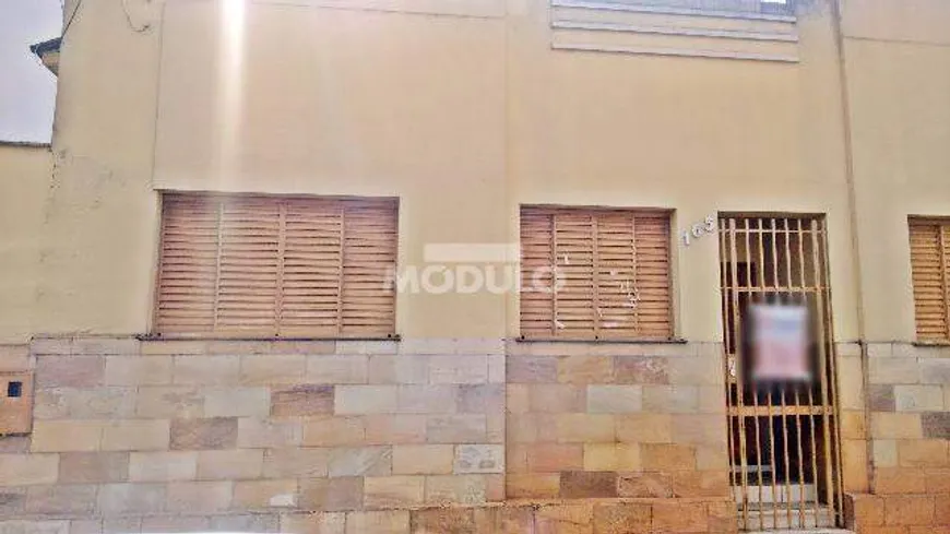 Foto 1 de Casa com 3 Quartos para alugar, 103m² em Fundinho, Uberlândia