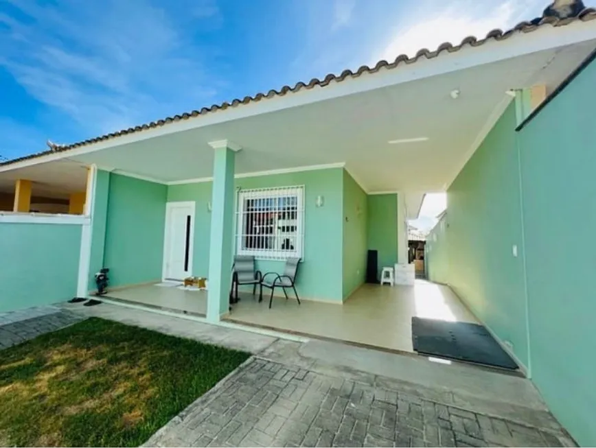 Foto 1 de Casa com 2 Quartos à venda, 90m² em Vila Capri, Araruama