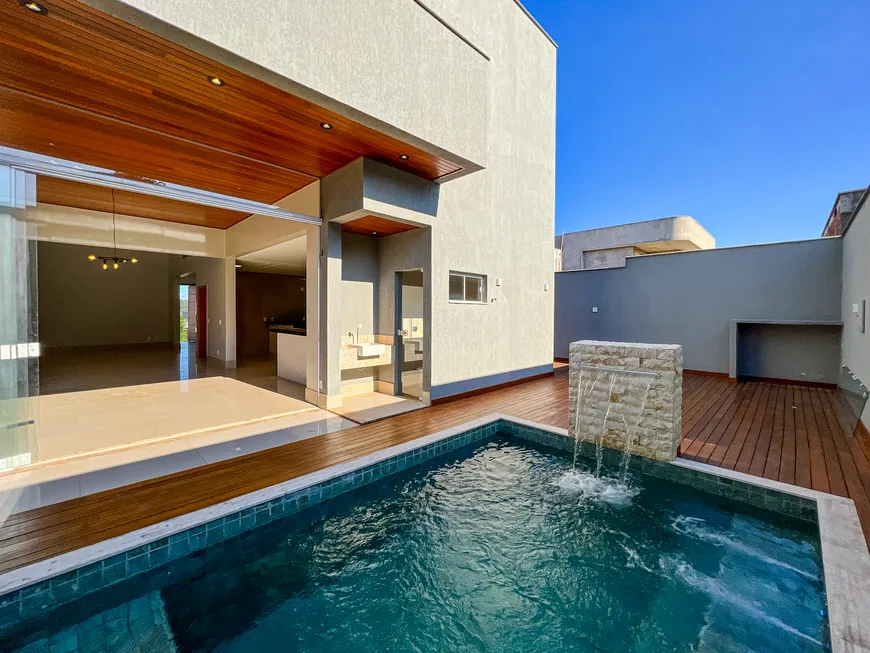 Foto 1 de Casa de Condomínio com 3 Quartos à venda, 272m² em Residencial Goiânia Golfe Clube, Goiânia