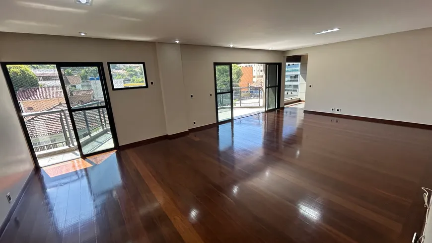 Foto 1 de Apartamento com 5 Quartos para alugar, 240m² em Freguesia- Jacarepaguá, Rio de Janeiro