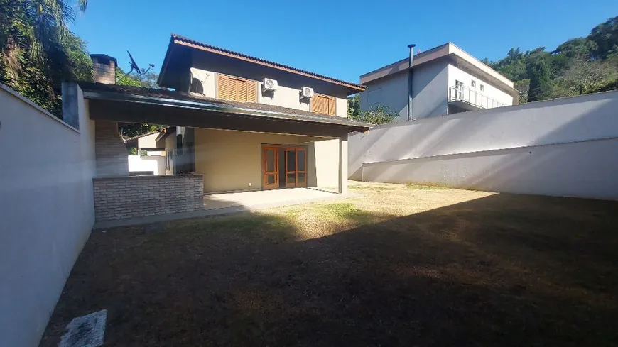 Foto 1 de Casa de Condomínio com 3 Quartos à venda, 300m² em Granja Viana, Carapicuíba