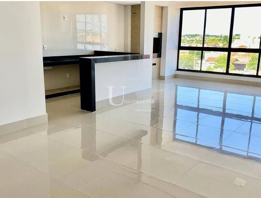 Foto 1 de Apartamento com 3 Quartos à venda, 118m² em Granada, Uberlândia