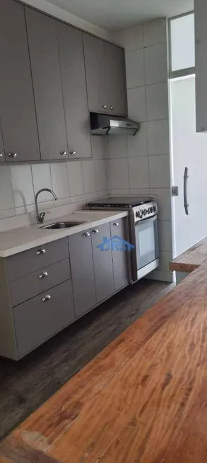 Foto 1 de Apartamento com 2 Quartos à venda, 72m² em Jardim Tupanci, Barueri