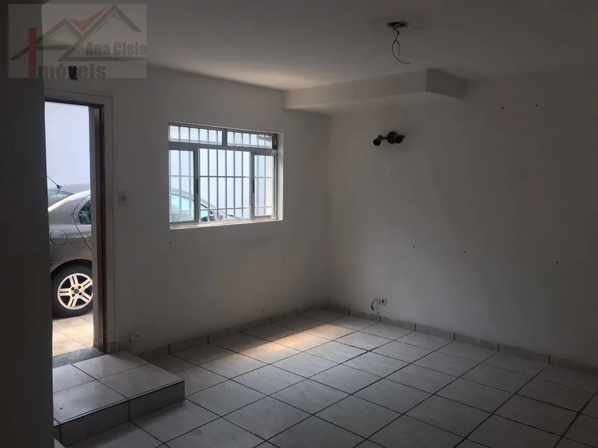 Foto 1 de Casa com 2 Quartos para alugar, 70m² em Vila Emir, São Paulo