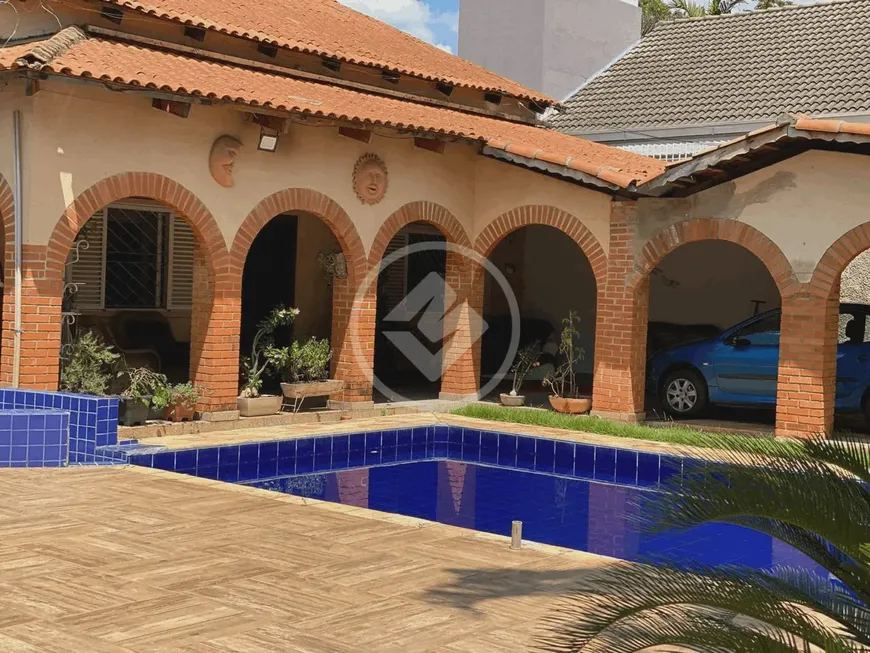 Foto 1 de Sobrado com 5 Quartos à venda, 490m² em Setor Sul, Goiânia