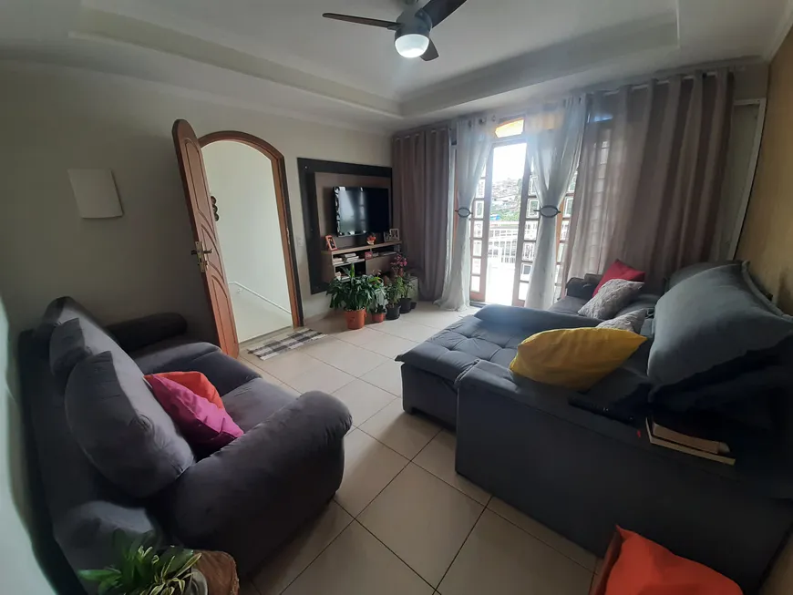 Foto 1 de Casa com 4 Quartos à venda, 250m² em Jardim Diniz, Itapecerica da Serra